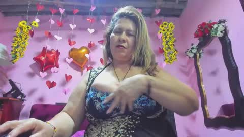 Snapshot of hanna_mature01 chatting on 02-12-26, 12:49 Hanna online show from 02-12-26, 12:49