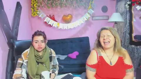 Snapshot of hanna_mature01 chatting on 03-06-26, 12:01 Hanna online show from 03-06-26, 12:01