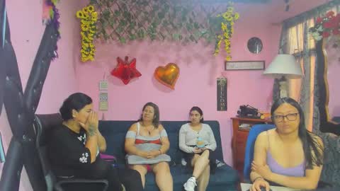 Snapshot of hanna_mature01 chatting on 03-25-26, 12:00 Hanna online show from 03-25-26, 12:00