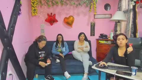 Snapshot of hanna_mature01 chatting on 03-26-26, 12:33 Hanna online show from 03-26-26, 12:33