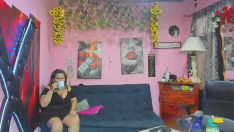 Snapshot of hanna_mature01 chatting on 04-11-26, 11:58 Hanna online show from 04-11-26, 11:58