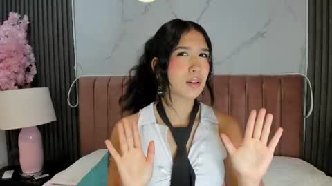 Hanna  online show from 06-11-26, 07:45