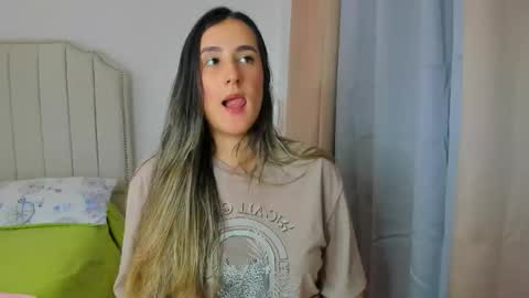 Snapshot of hannaa86 chatting on 02-04-26, 06:47 Hanna online show from 02-04-26, 06:47