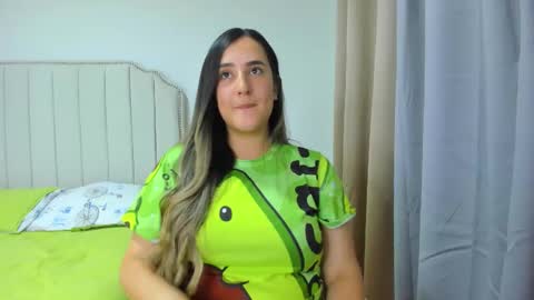 Snapshot of hannaa86 chatting on 02-15-26, 01:02 Hanna online show from 02-15-26, 01:02