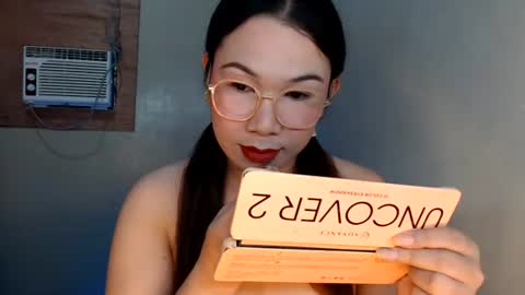 Snapshot of hannabanana_ts chatting on 06-18-26, 04:24 Hannah online show from 06-18-26, 04:24