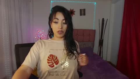 Snapshot of hannagomez_11 chatting on 02-14-26, 12:07 Hanna Gomez online show from 02-14-26, 12:07