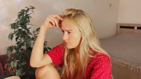 hannah levis  online show from 09-26-25, 09:02