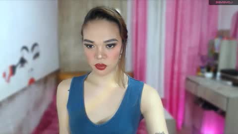 HANNAH online show from 06-10-26, 09:52