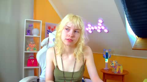 Hannah online show from 04-24-26, 06:16
