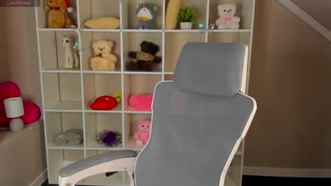 Hanna online show from 04-30-26, 01:23