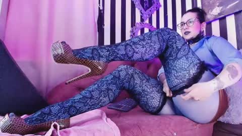 Snapshot of hannalicious4u chatting on 04-26-26, 04:26 FOLLOW ME INTA MOONXMAFE online show from 04-26-26, 04:26