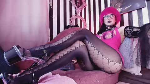 Snapshot of hannalicious4u chatting on 05-07-26, 11:10 FOLLOW ME INTA MOONXMAFE online show from 05-07-26, 11:10