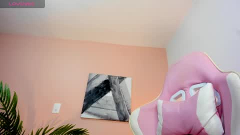 Hanna Miller  online show from 04-21-26, 02:51