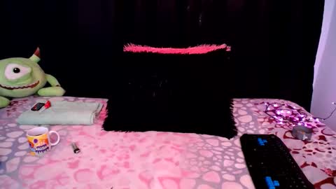 hannaqueen23 online show from 10-19-25, 12:44