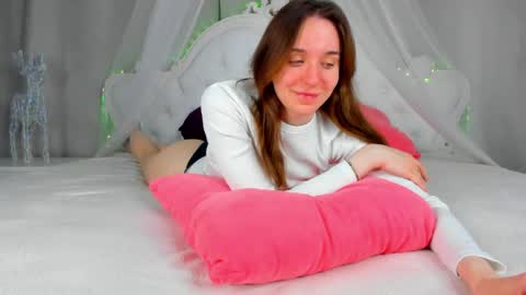 Hannavanilla online show from 04-12-26, 01:21