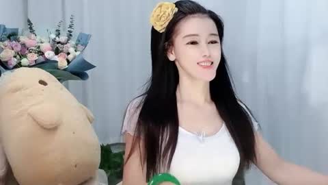 Daisy online show from 06-18-26, 02:21