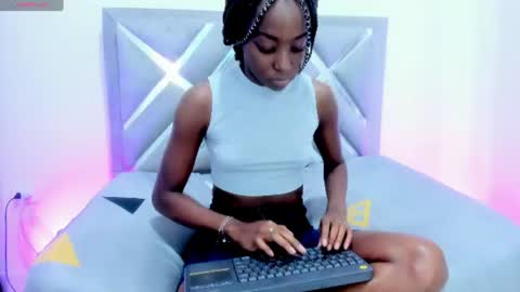 Snapshot of harbay_ruiz chatting on 06-17-26, 01:45 Harbay online show from 06-17-26, 01:45