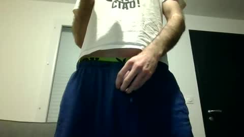 Snapshot of hardmika chatting on 03-12-25, 11:54 Mika online show from 03-12-25, 11:54