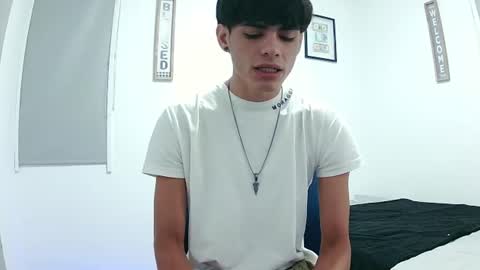 Snapshot of harrythomson1 chatting on 06-24-26, 01:59 harry thomson online show from 06-24-26, 01:59