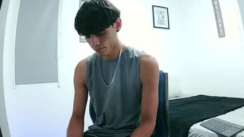 Snapshot of harrythomson1 chatting on 06-27-26, 12:59 harry thomson online show from 06-27-26, 12:59