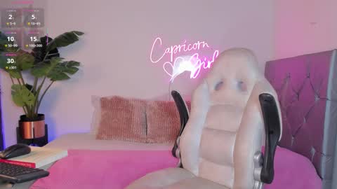 Snapshot of hasbella_saenz1 chatting on 03-17-26, 06:55 s online show from 03-17-26, 06:55