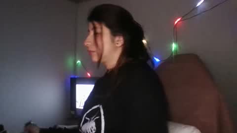 Snapshot of hasley_bbylee chatting on 03-05-26, 04:52 lady online show from 03-05-26, 04:52