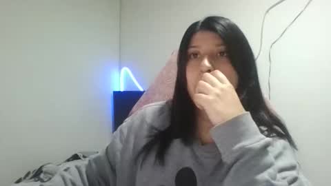 Snapshot of hasley_bbylee chatting on 04-15-26, 11:17 lady online show from 04-15-26, 11:17