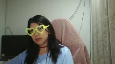 Snapshot of hasley_bbylee chatting on 04-16-26, 01:50 lady online show from 04-16-26, 01:50