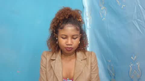 Snapshot of hasleyinah chatting on 06-12-26, 10:58 hasleyinah online show from 06-12-26, 10:58