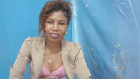 Snapshot of hasleyinah chatting on 06-19-26, 07:28 hasleyinah online show from 06-19-26, 07:28