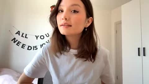 Kira online show from 05-06-26, 10:09