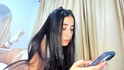 Alejandra online show from 02-12-25, 12:05