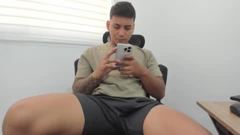  18 online show from 02-11-26, 02:00