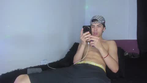 Snapshot of heellboy_ chatting on 06-12-26, 10:19 heellboy_ online show from 06-12-26, 10:19