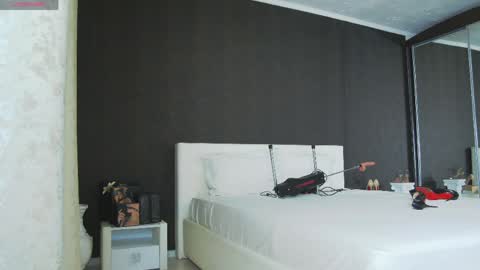 Snapshot of hefner_girl chatting on 06-01-26, 04:36 Helen online show from 06-01-26, 04:36