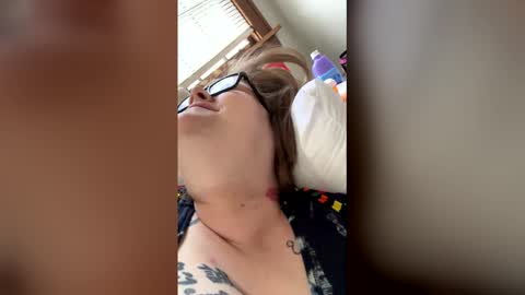 Snapshot of heidimackey2 chatting on 05-19-26, 04:13 heidimackey2 online show from 05-19-26, 04:13