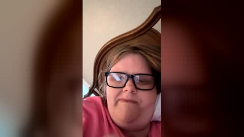 Snapshot of heidimackey2 chatting on 05-24-26, 12:21 heidimackey2 online show from 05-24-26, 12:21