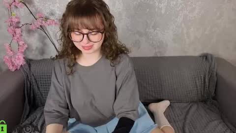 Helen Carson online show from 05-04-26, 01:01