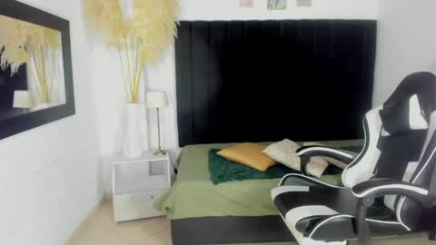 HELENA COPPER online show from 05-19-26, 03:57