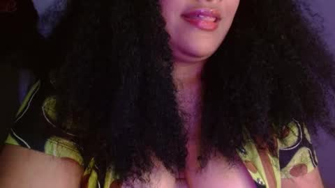 Snapshot of helena_grant chatting on 01-22-25, 05:28 Helena online show from 01-22-25, 05:28