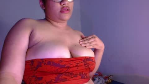 Snapshot of helena_grant chatting on 01-23-25, 05:21 Helena online show from 01-23-25, 05:21