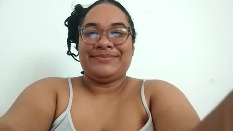 Snapshot of helena_grant chatting on 01-10-26, 03:25 Helena online show from 01-10-26, 03:25