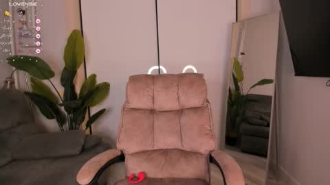 Helen online show from 12-21-25, 03:08