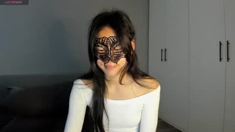 Snapshot of helenblazetrt chatting on 06-19-26, 02:16 Hi I am Helen online show from 06-19-26, 02:16