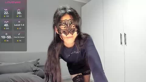 Snapshot of helenblazetrt chatting on 06-29-26, 02:07 Hi I am Helen online show from 06-29-26, 02:07