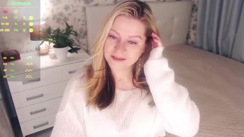 Snapshot of helenbonham chatting on 12-23-24, 03:40 Helena Bonham online show from 12-23-24, 03:40