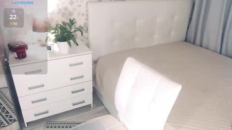 Snapshot of helenbonham chatting on 02-10-25, 05:14 Helena Bonham online show from 02-10-25, 05:14