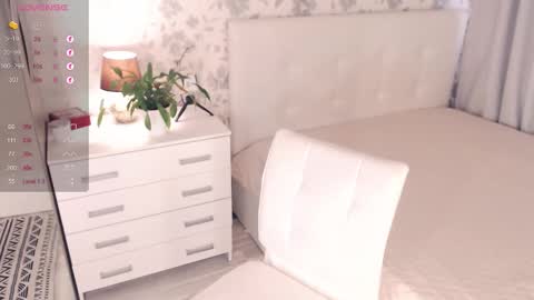 Snapshot of helenbonham chatting on 10-14-25, 06:58 Helena Bonham online show from 10-14-25, 06:58