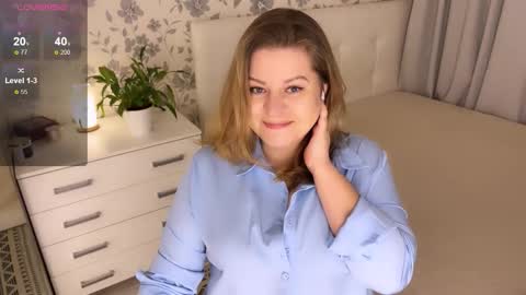 Snapshot of helenbonham chatting on 11-24-25, 09:03 Helena Bonham online show from 11-24-25, 09:03