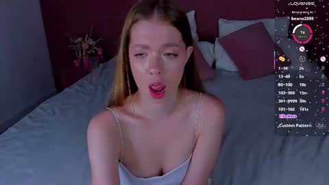 Snapshot of helenn_garciaa chatting on 06-14-26, 02:30 Tessa online show from 06-14-26, 02:30